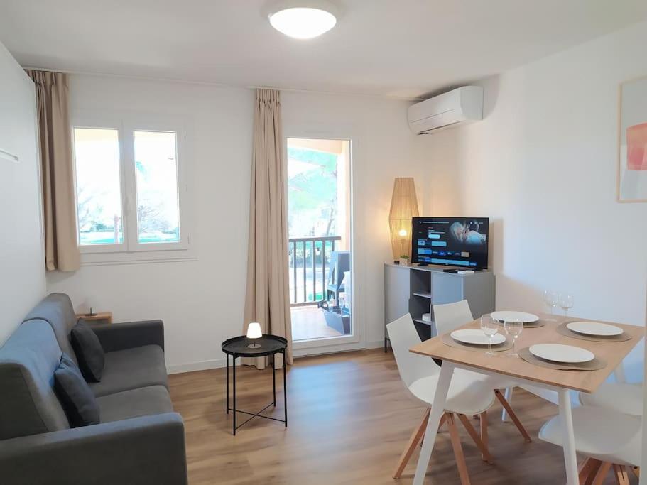 Ideal Saint Raphael Piscine Clim Parking 아파트 외부 사진